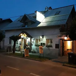 Piero Hostal