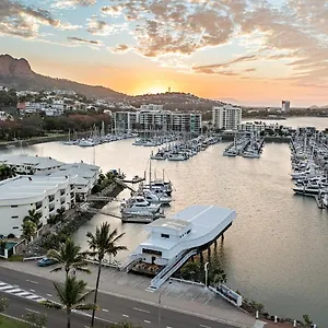 https://the-pier-pods.queenslandhotels.net