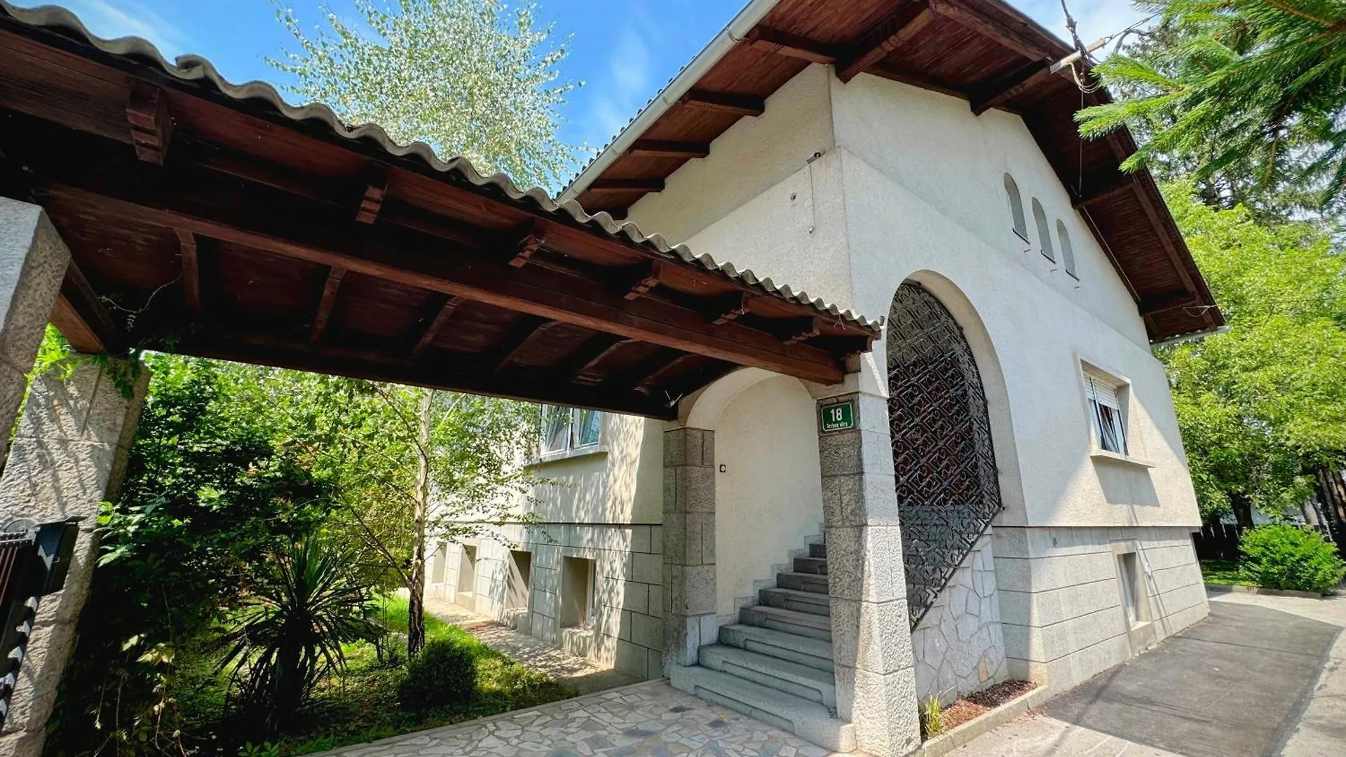 Hostel Tesla House Lublaň